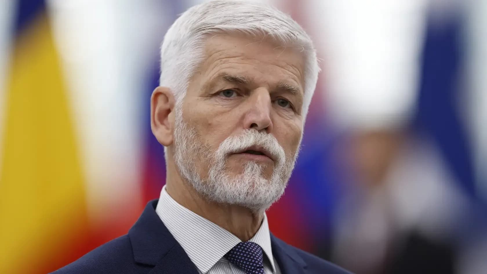 "KIKS, CHYBA, ŠIALENOSŤ!" Ísť na dovolenku namiesto volieb sa Pavlovi ťažko nevypláca