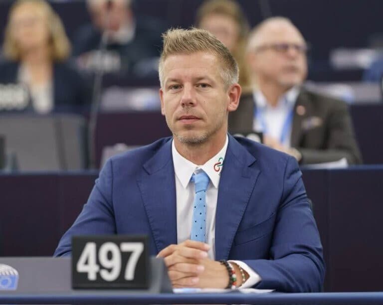 Maďarská generálna prokuratúra žiada zrušenie imunity premiéra Petra Magyara