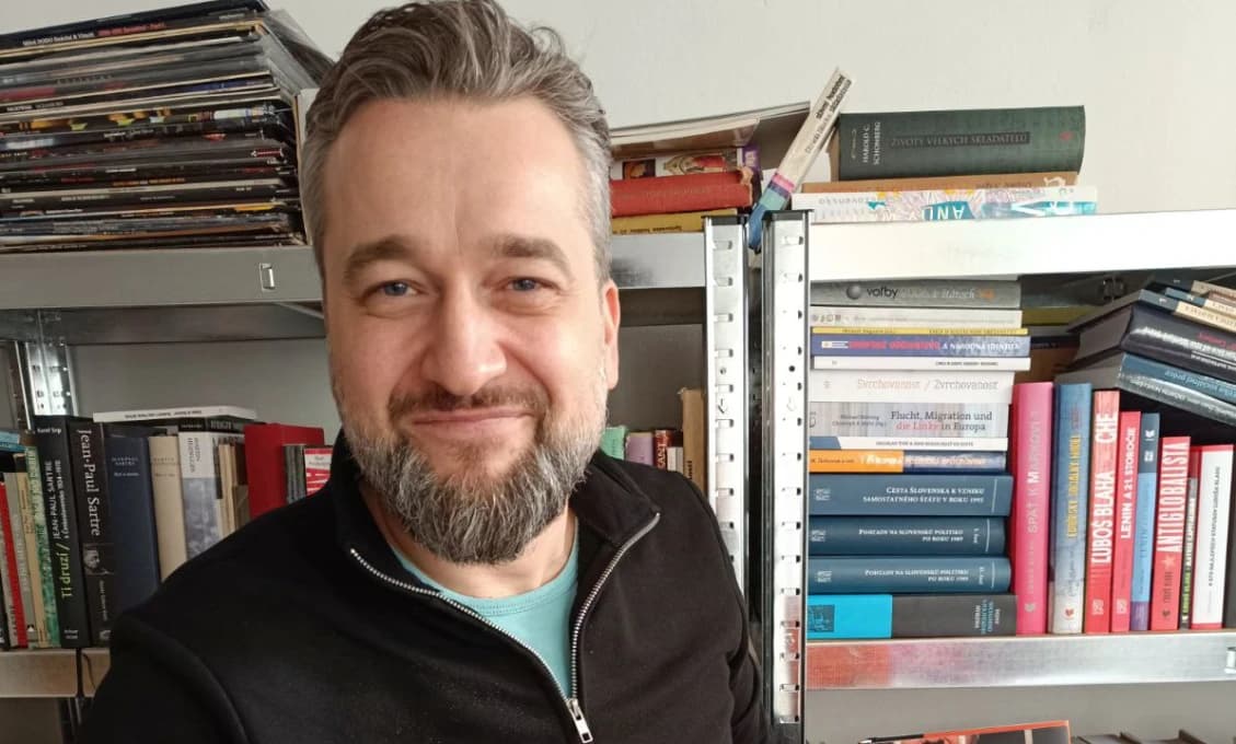 Slušná polemika o "neslušnosti" politikov