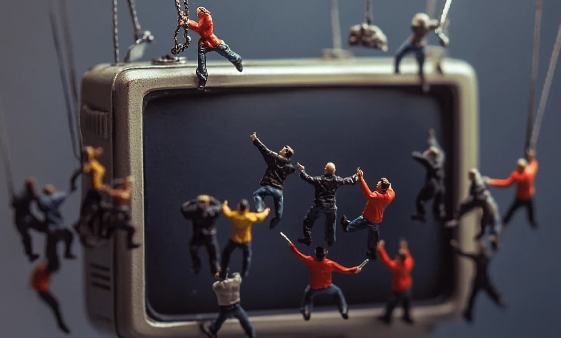 Chlieb došiel, zostali len mediálne hry a politické ilúzie