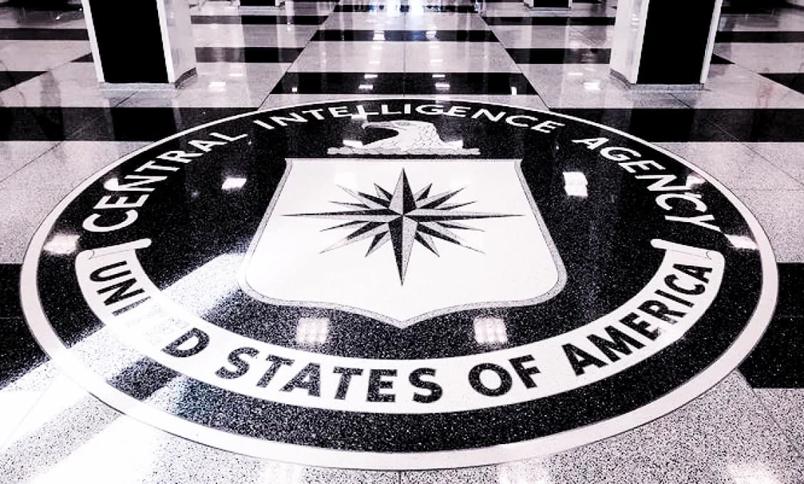 Trump učí aj CIA "po kostole hvízdať"