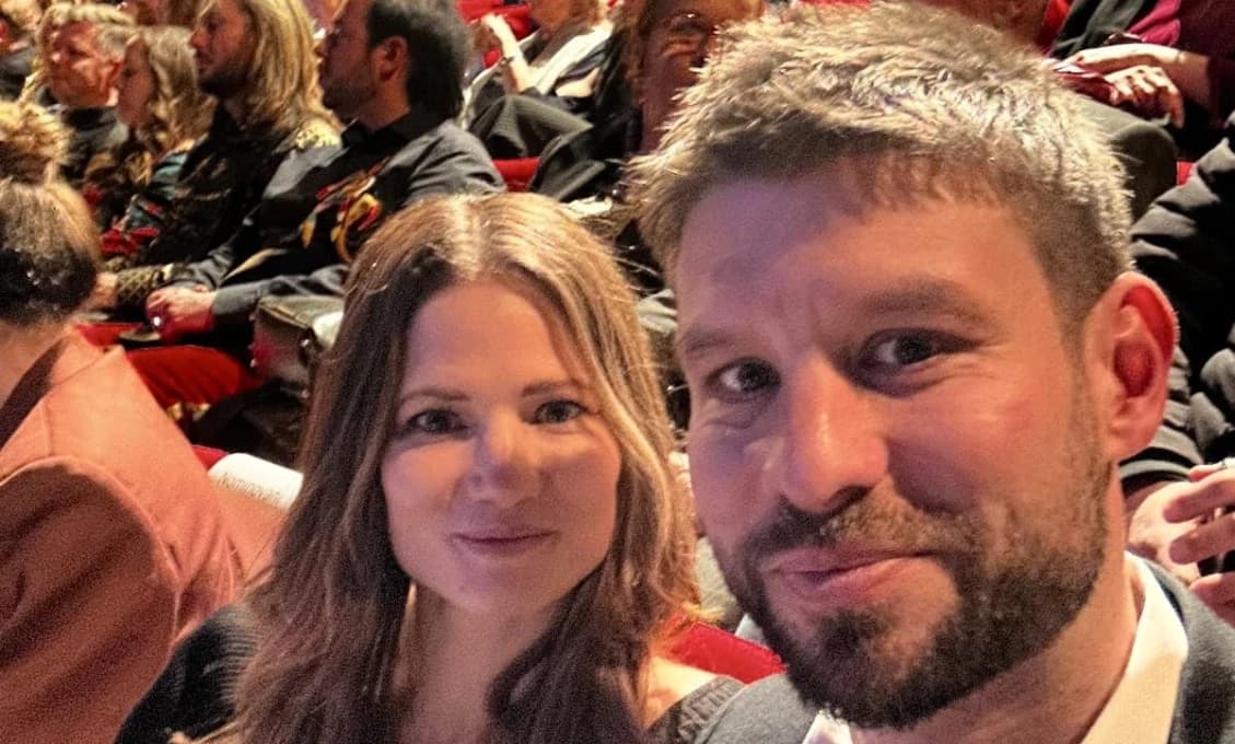 Prská tak, že naštvaný kocúr je proti nemu medík