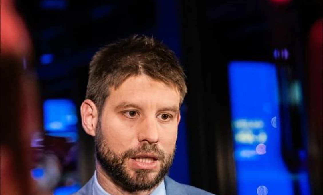 Michal Šimečka si vystačil sám – monológ o Robertovi Ficovi