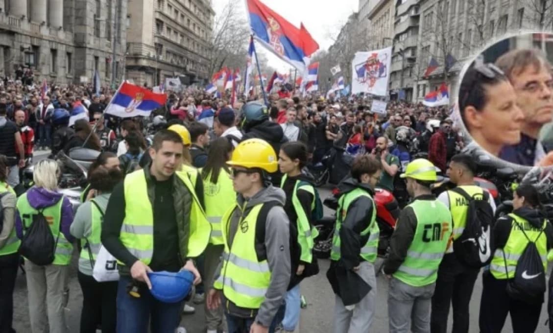 Srbský majdan graduje