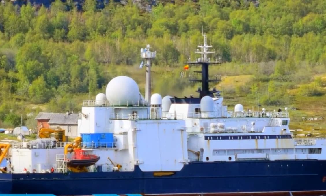 Ruská flotila sa objavila pri britskom pobreží