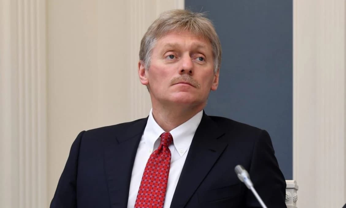 Kremeľ reaguje na Macronov nápad o „jadrovom dáždniku“ pre Európu