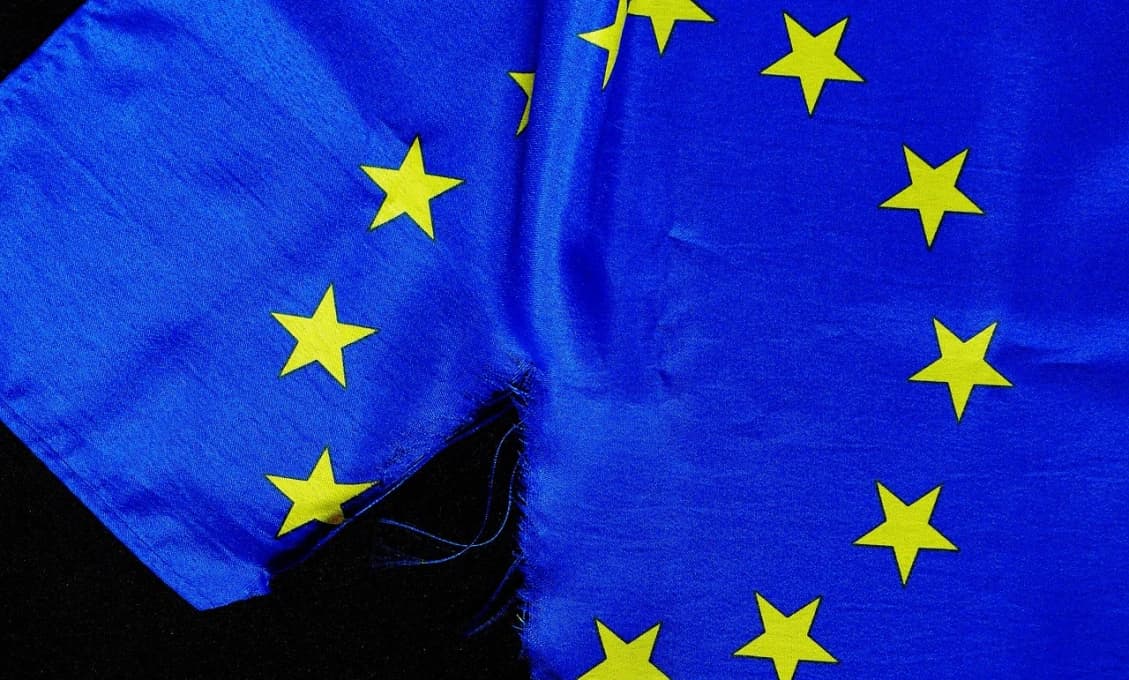 Legendárny nemecký filozof bije na poplach: Upadajúca Amerika môže stiahnuť Európsku úniu so sebou do priepasti!