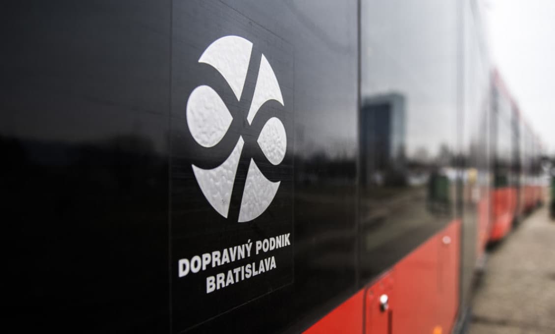 BRATISLAVA: Autobus zachytil cyklistu, hľadajú svedkov nehody