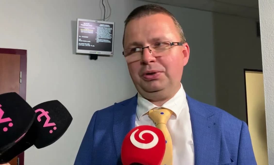 Savenna Monteloup: Otrasné dôkazy zametené pod koberec