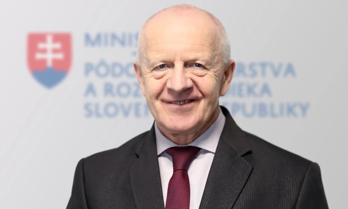 Jozef Bíreš je za striktnú kontrolu všetkého, čo na farmy prichádza