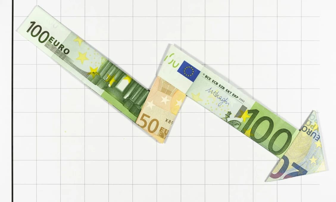 To to dopracovali! Burzy padajú a bitcoin a zlato sa rútia dolu tiež