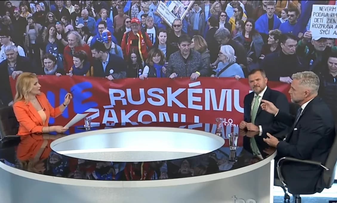 Hlas ľudu: A čo tak vycapiť meno ZLODEJKY so stotisíc eurami na rok