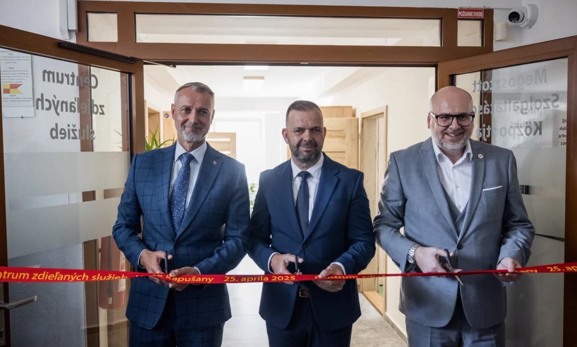 Odborníci pod jednou strechou: Vo Veľkých Kapušanoch otvorili centrum služieb pre región