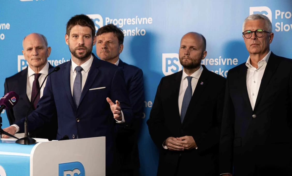 Opozíciu spája iba láska k Zelenskému