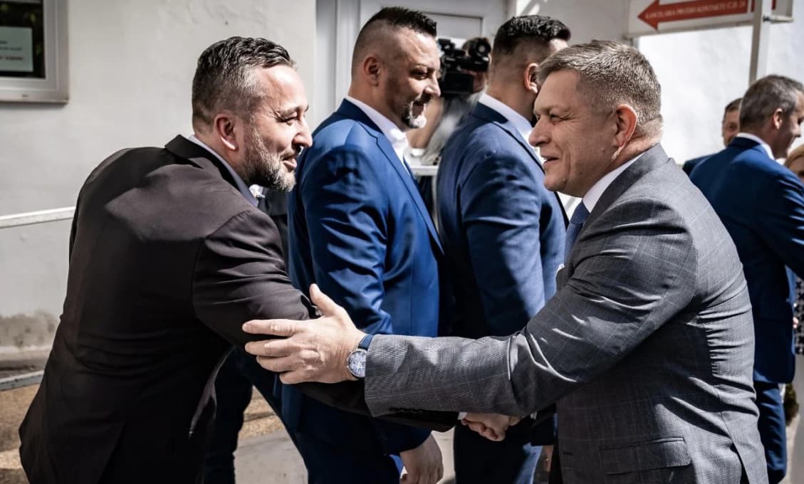 Europoslanec vybuchol: Krvavá opozícia hecuje aj rok po atentáte!