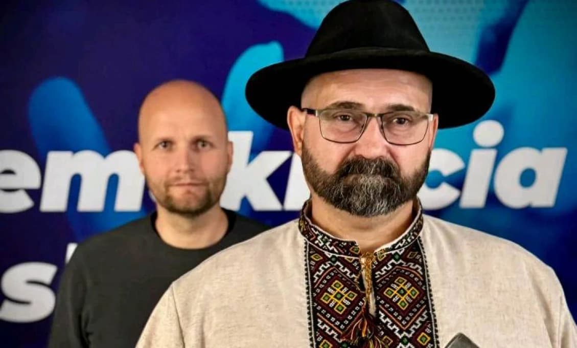 Muž s valaškou, ktorý sa vyhrážal premiérovi vo videu, je obvinený!