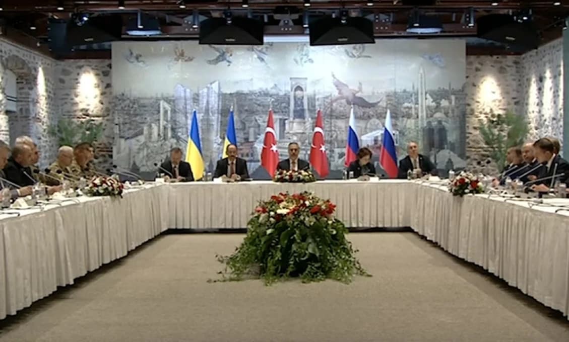 Rokovania? Ukrajinci a Rusi celkom spokojní, európski "lídri" štekajú, médiá KLAMÚ!