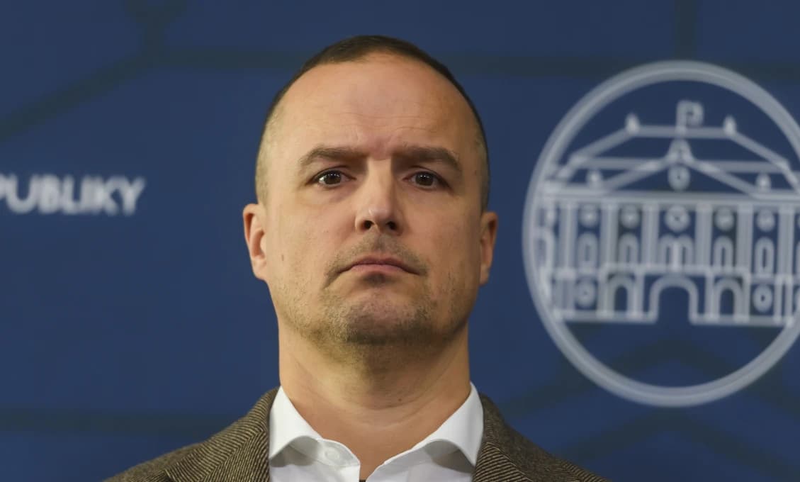 Vymazali ho, aby sme sa nepýtali: Pravda o atentáte sa stráca online