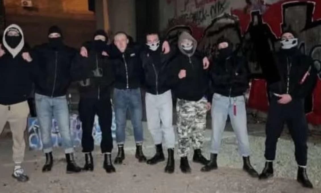 Prokurátor žiada väzbu pre obvinených z neonacistickej skupiny