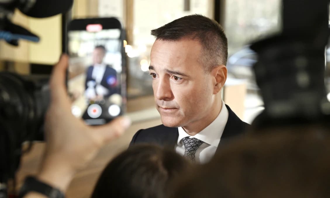 Rýchla správa: Poslanci HLASU-SD nezahlasujú za prelomenie veta prezidenta