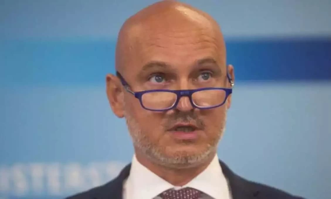Gröhling zavádza: Podvod nastal za Ficovej vlády a Ficova vláda ho stále aktívne kryje