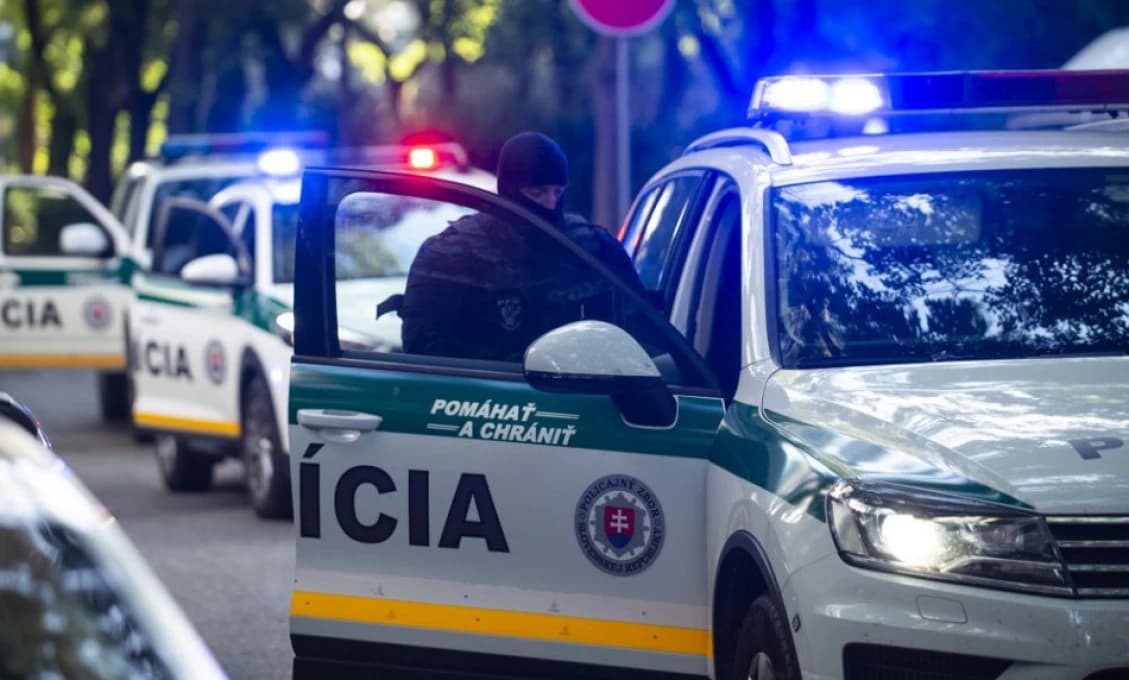 Ukrajinec útočil na autá aj seniorov v Petržalke. Skončil v putách