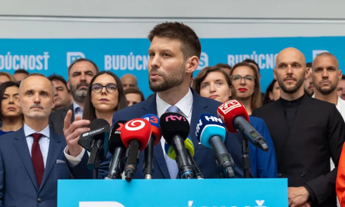 Progresívci proti vôli ľudu: Šimečka lobuje proti ústavnej zmene