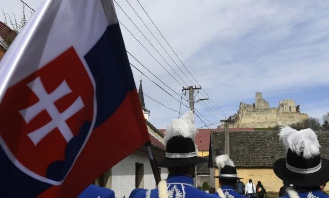 Maďari píšu: Aj Slovensko sa stavia proti osemnástemu balíku sankcií