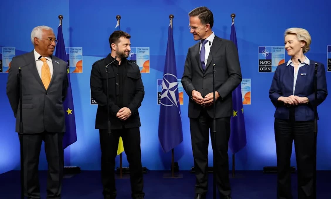 Zelenskyj na summite NATO: Len ako pozorovateľ tretej strany