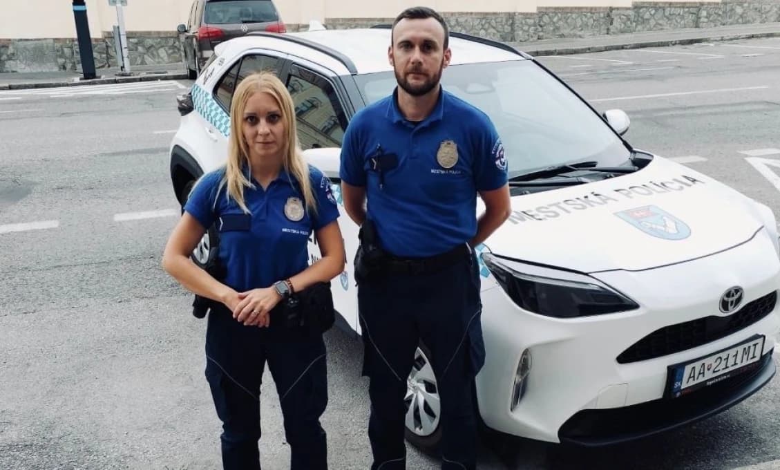 Neuveriteľné: Otec po hádke nechal svojho malého syna v rozhorúčenom aute a šiel nakupovať!