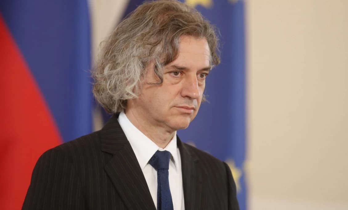 Slovinský premiér navrhuje parlamentu zrušiť referendum o výdavkoch na obranu