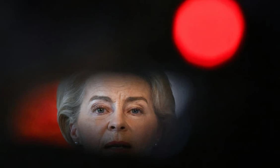 Ursula von der Leyenová chce sledovať naše správy. A jej SMSky s Pfizerom??