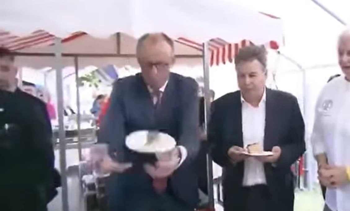 Symbolika Friedricha Merza: Všetko má pevne v rukách