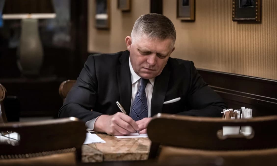 Premiér Fico odpísal premiérovi Fialovi v diplomatickom tóne