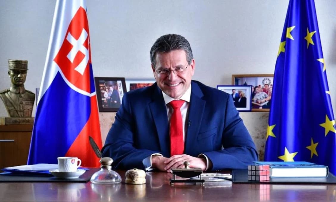 Poriadne ostrý Mazurek: Šefčovič Zapredal vlastný štát, sklamal a zradil Slovensko a jeho záujmy! (VIDEO)