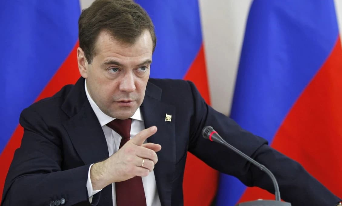 Rusko musí byť pripravené zaútočiť na Západ! - vyhlásil Medvedev