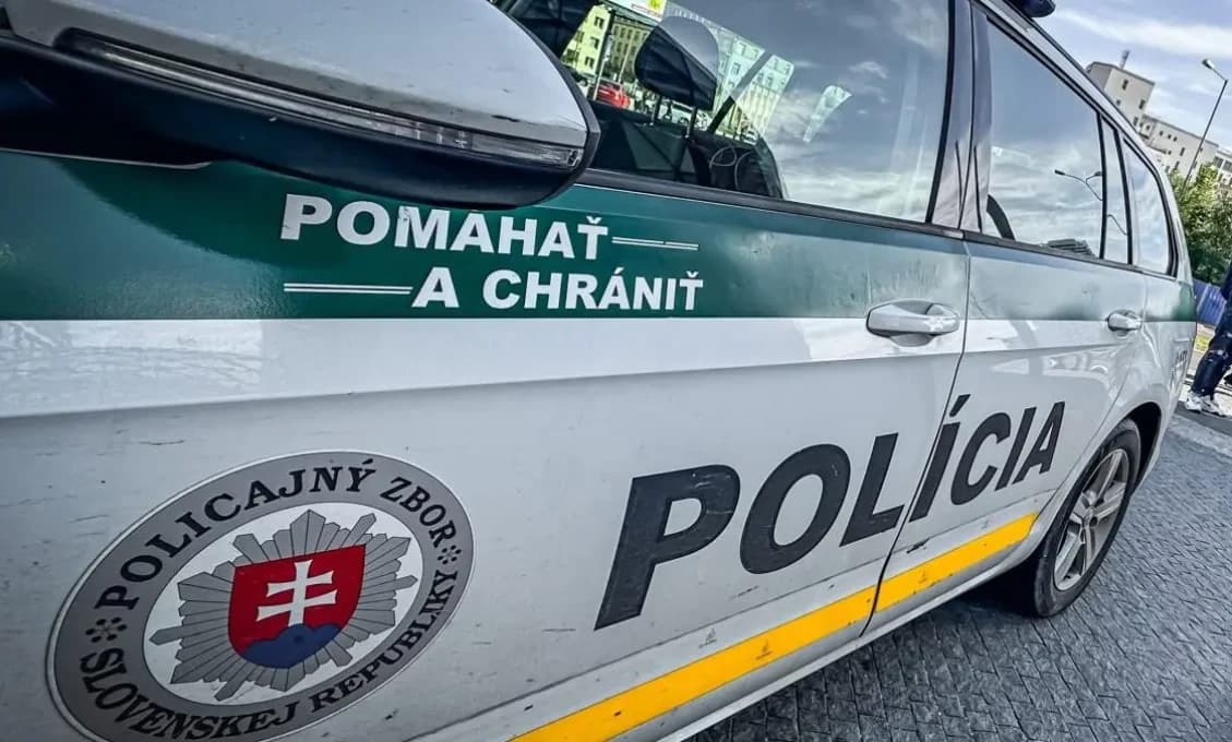 Zbraň, výkriky a polícia: V Krtíši to vrelo! Čo sa stalo pred oddelením?