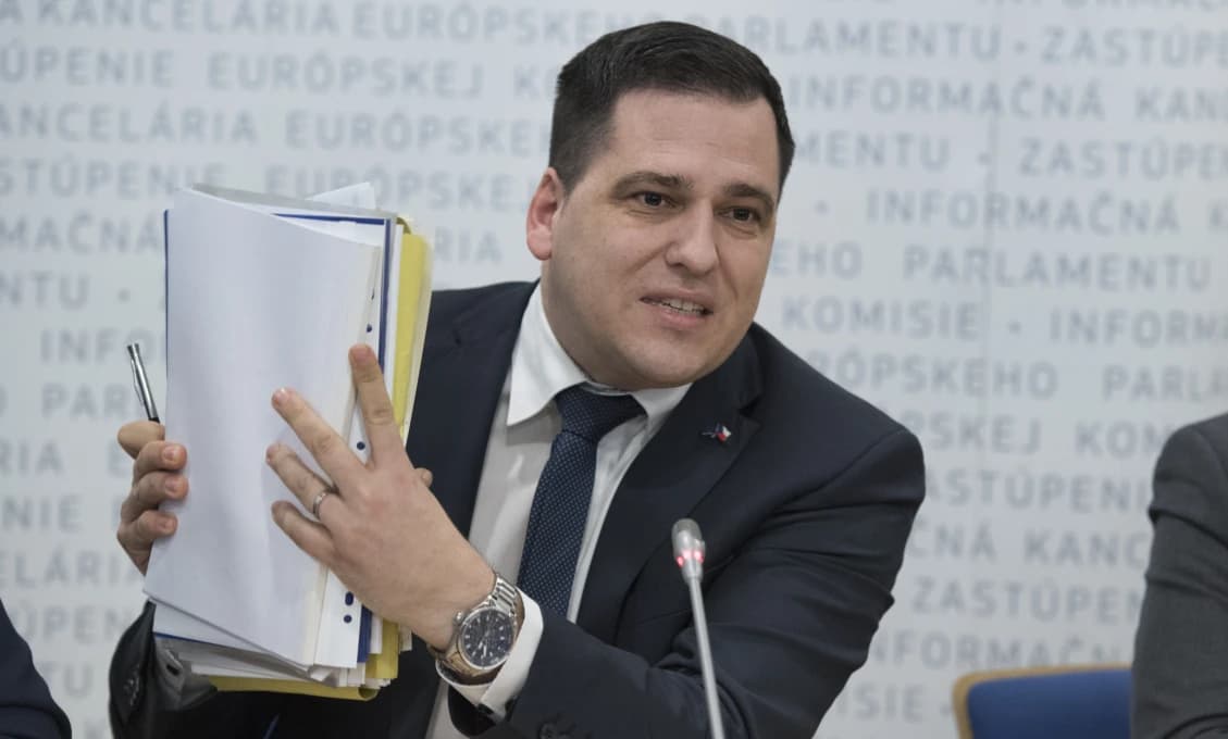 Hľadá se Zdechovský! Kto priklepol českým veľkofarmárom 25 miliónov? Eurofondy musia vrátiť!