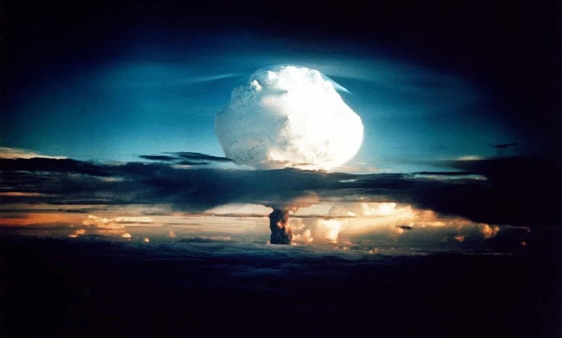 Hlas ľudu: Bomba ti spadla. Alebo čo keď toho dobrého Ukrajinca platili zlí Rusi?
