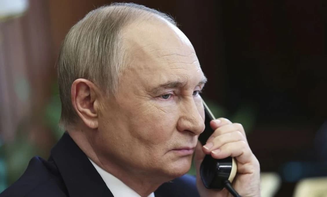 Putin a čínsky prezident Si Ťin-pching absolvovali telefonát o Ukrajine, Rusku aj USA