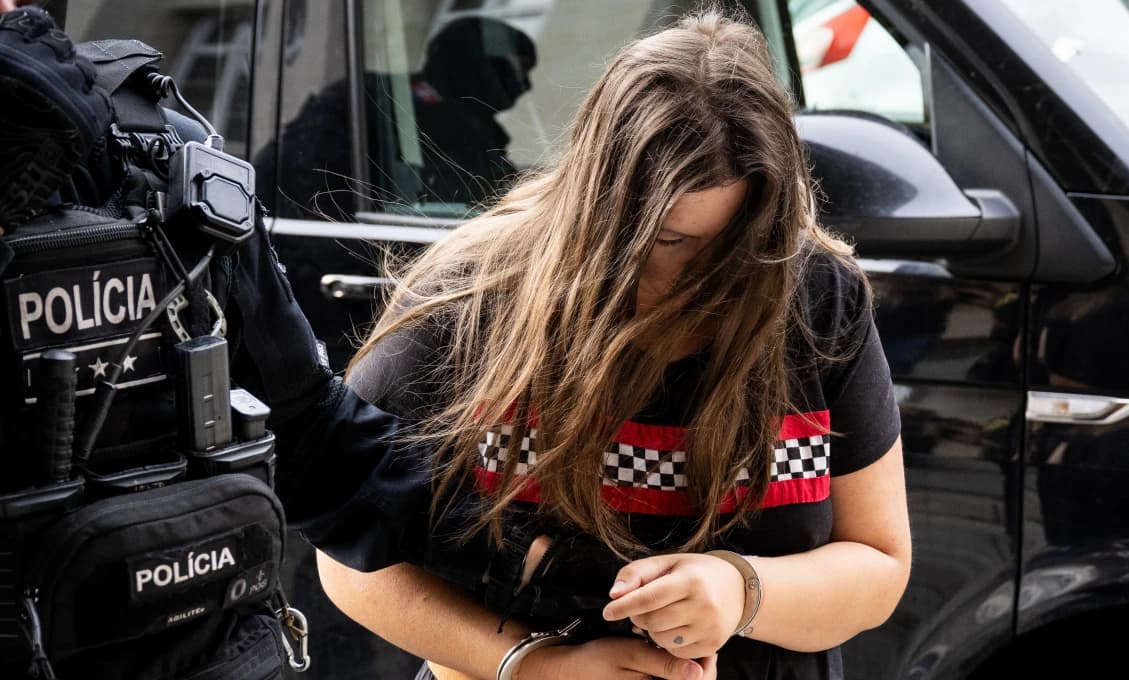 V prípade tragédie v Ružinove, pri ktorej zomreli dve deti, obvinili z vraždy ženu