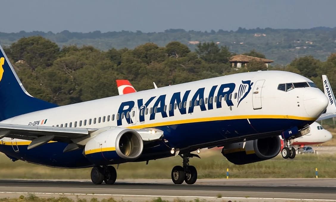 Bez mobilu už nepoletíte: Ryanair končí s papierovými palubnými lístkami