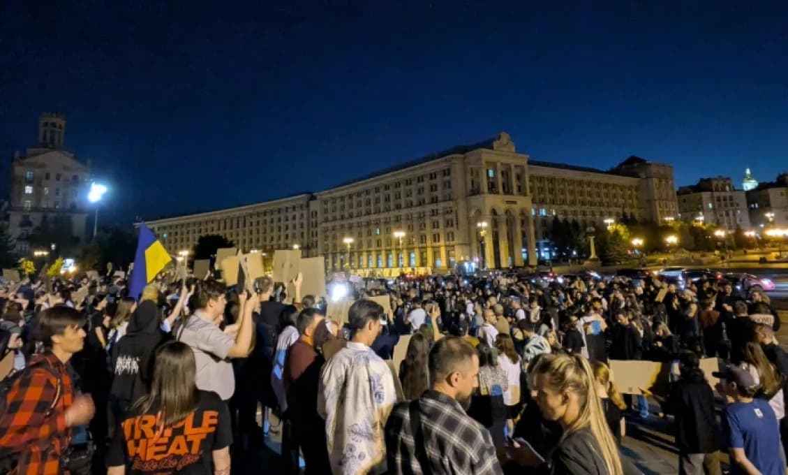 Zelenskyj v problémoch: "Služba nie je otroctvo!" Ďalší protest v Kyjeve (VIDEO)