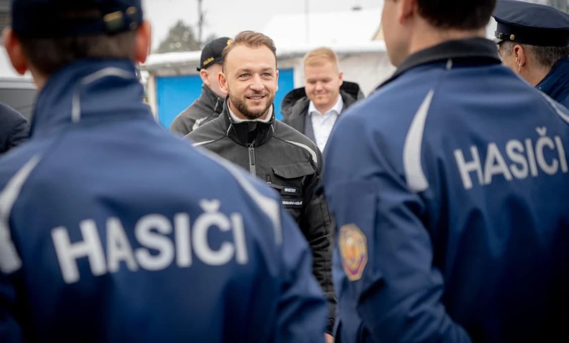 Minister vnútra ocení policajtov i hasičov, ktorí zachránili ľudské životy (VIDEO)