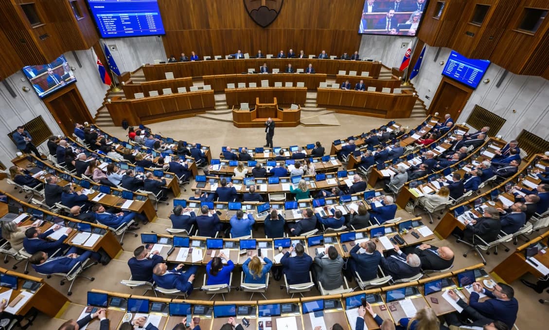 Parlament začal rokovanie o konsolidačnom balíku