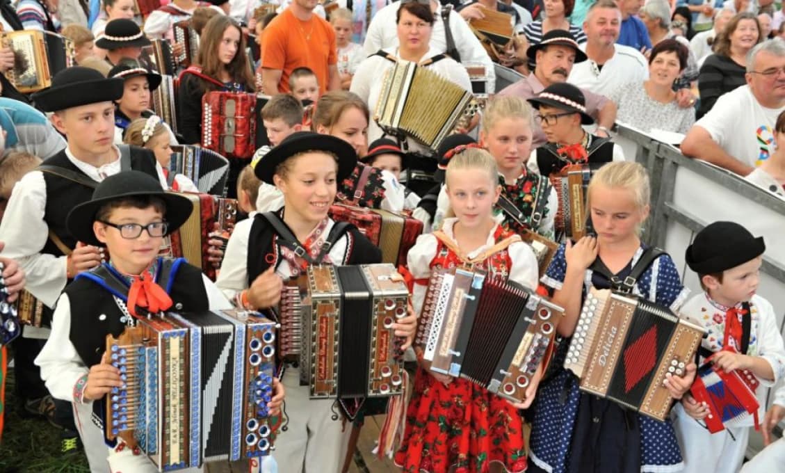 Pod Poľanou sa opäť predstavia heligonkári z celého Slovenska