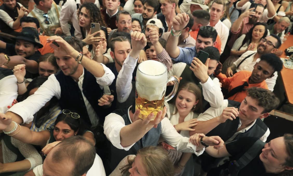 V Mníchove sa začal pivný festival Oktoberfest