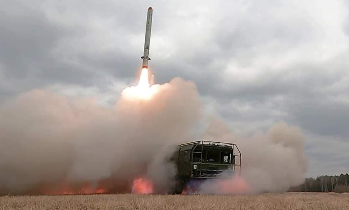 RUSI UDRELI! Zelenského superzbraň zhorela po zásahu raketou Iskander (VIDEO)