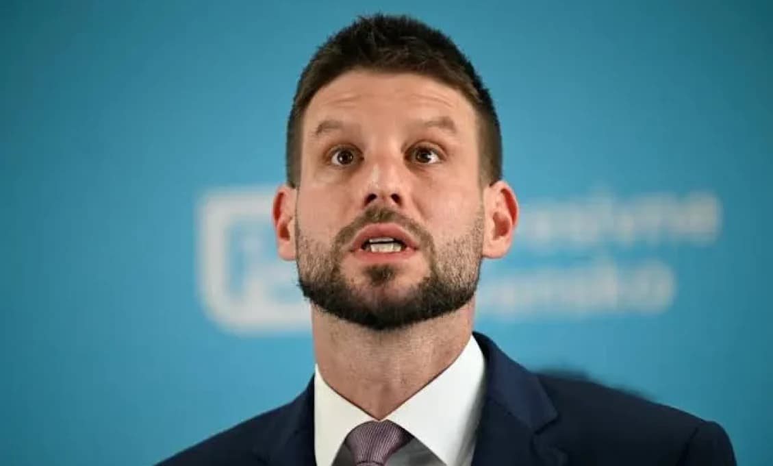 Šimečka teraz môže plakať jedine nad NESCHOPNOSŤOU celej opozície!