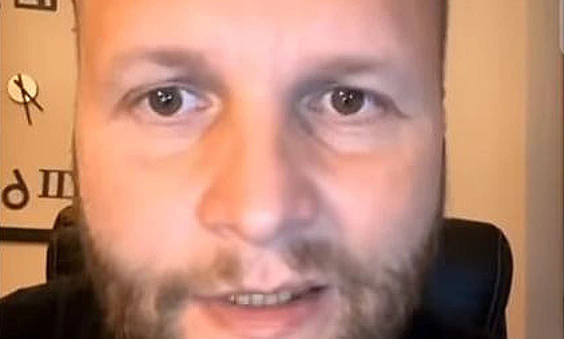 Zomrel člen Demokratov, no Naď si neodpustil politické odkazy!
